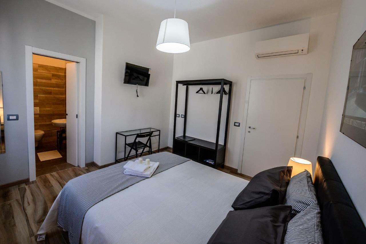 Patty'S Guesthouse Parma Bagian luar foto